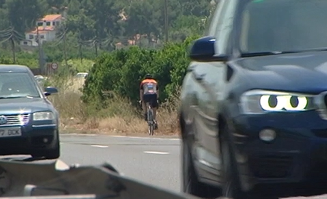 Muere un ciclista tras ser atropellado en Oliva por un conductor que da ...