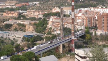 Los vecinos de Alcoy están molestos porque las obras de los puentes impiden la circulación