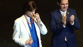 Camilo Sesto recibe la medalla de oro de Alcoy, su ciudad natal
