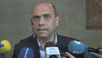 El PP de Alicante acusa al alcalde de un presunto delito de prevaricación por fraccionar contratos y eludir el control administrativo
