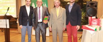 ASAJA Elche otorga el Premio Agricultor del año 2016 a Antonio Vicente Martínez por su lucha incansable por fomentar el consumo del producto local del Camp d´Elx