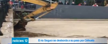 Se desborda el Rio Segura en Orihuela 29 años después y varias personas son evacuadas