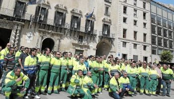La falta de acuerdo con el personal de limpieza de Alicante tensa a la plantilla y les conduce a una huelga parcial que comienza este sábado