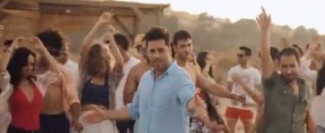 David Bustamante graba su último videoclip en la playa de «El Carabassí» de Elche