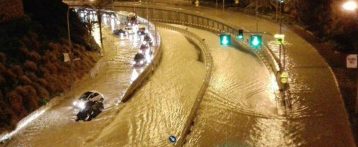 La lluvia caída en Alicante colapsa la ciudad e inunda avenidas, túneles y garajes